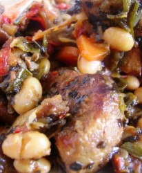 Рагу из белой фасоли со свининой и грибами в мультиварке