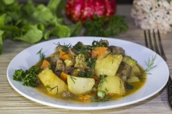 Рагу из говядины овощное с картофелем