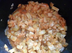 Рагу из кабачков и баклажанов в мультиварке - шаг 4