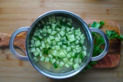 название картинки Рассольник из свежих огурцов с перловкой