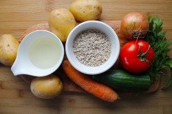 название картинки Рассольник из свежих огурцов с перловкой