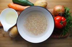 название картинки Рассольник из свежих огурцов с перловкой