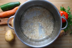 название картинки Рассольник из свежих огурцов с перловкой