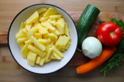 название картинки Рассольник из свежих огурцов с перловкой