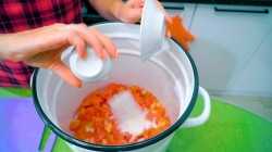 название картинки Рассольник на зиму с перловкой и свежими огурцами