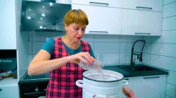 название картинки Рассольник на зиму с перловкой и свежими огурцами