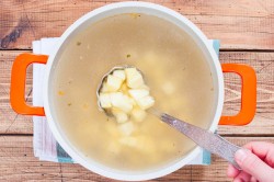 название картинки рассольник классический с перловкой и солеными огурцами