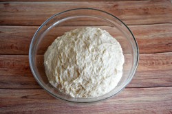 Расстегай с рыбой и рисом в духовке из дрожжевого теста