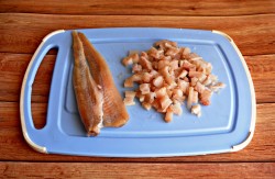 Расстегай с рыбой и рисом в духовке из дрожжевого теста