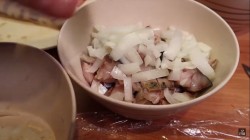 Расстегаи с рыбой скумбрия, судак, морской окунь