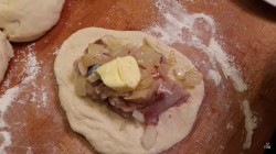 Расстегаи с рыбой скумбрия, судак, морской окунь