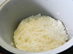 название картинки Рассыпчатый рис на гарнир в мультиварке