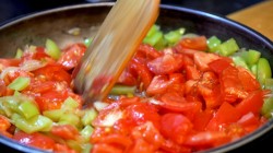 Рыбный рататуй с минтаем и овощами запеченный в духовке