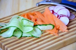 Овощной салат огурец помидор яйцо