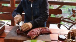 Гречка по-купечески с опятами в казане на плите