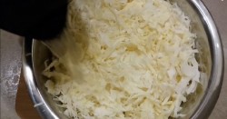 название картинки Оладьи капустные с луком