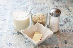 Рисовая каша в духовке в горшочке на молоке