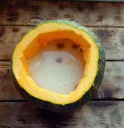 Рисовая каша в тыкве в мультиварке