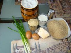 Хрустящие рисовые котлеты с зеленым луком - шаг 1