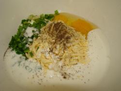 Хрустящие рисовые котлеты с зеленым луком - шаг 4