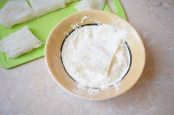 Рыба тушеная с морковью и луком - шаг 2