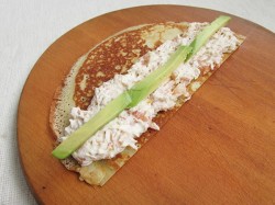 название картинки Роллы из блинов с начинкой