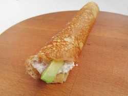 название картинки Роллы из блинов с начинкой