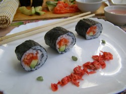 Роллы с лососем