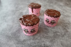 название картинки Ромовые пирожные из печенья в шоколаде