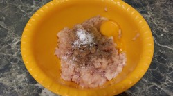 название картинки Рубленые котлеты из куриного филе с сыром