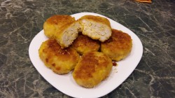 название картинки Рубленые котлеты из куриного филе с сыром