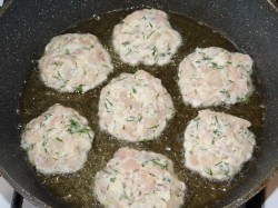 Котлеты из куриного филе с сыром - шаг 6