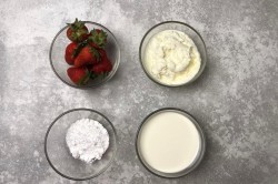 название картинки Рулет из безе со сливками