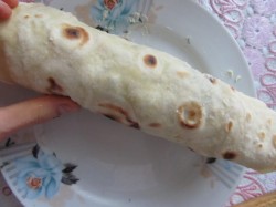 Рулет из домашнего лаваша с начинкой