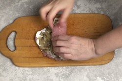 Рулет из индейки в духовке