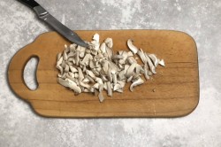 Рулет из индейки в духовке