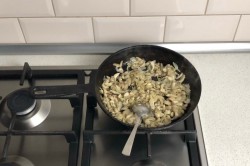 Рулет из индейки в духовке