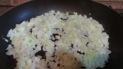 название картинки Рулет на кефире индейка грибы лук