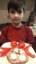 название картинки Рулет на кефире индейка грибы лук