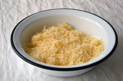 название картинки Рулет из лаваша с грибами и сыром