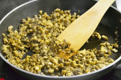 название картинки Рулет из лаваша с грибами и сыром