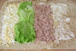 название картинки Лавашный рулет с сыром и печенью трески