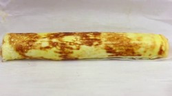 название картинки Рулет из омлета с пикантной начинкой