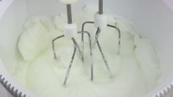 название картинки Рулет из омлета с пикантной начинкой