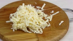 название картинки Рулет из омлета с пикантной начинкой