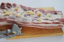 Рулет из пузанины вареный