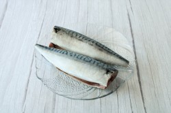 Рулет из скумбрии с желатином - шаг 6 Рулет из скумбрии с желатином - шаг 6
