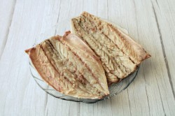Рулет из скумбрии с желатином - шаг 8 Рулет из скумбрии с желатином - шаг 8
