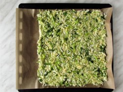 Яично капустный рулет с куриным фаршем - шаг 5 Яично капустный рулет с куриным фаршем - шаг 5