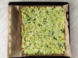 Яично капустный рулет с куриным фаршем - шаг 6 Яично капустный рулет с куриным фаршем - шаг 6